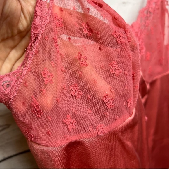 VINTAGE JC Penny lace slip on camisole top Sz 34 - Picture 7 of 9